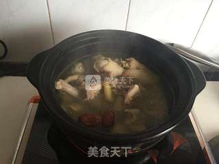 土鸡菌菇芋头煲的做法步骤:5