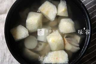 梨藕荸荠汤的做法步骤:3