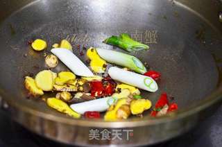 酥焖鲫鱼的做法步骤:5