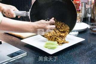 京酱肉丝的做法步骤:7