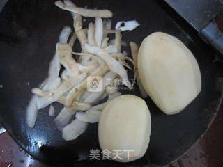 土豆腊肠焖饭的做法步骤:4