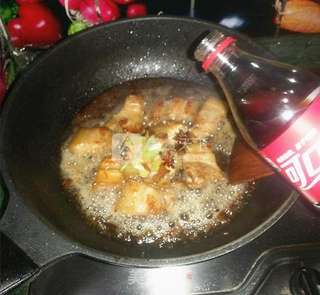 可乐红烧肉的做法步骤:9