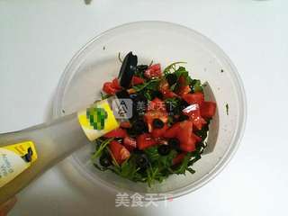 马苏里拉蔬菜沙拉的做法步骤:4