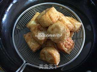 节后“刮油”的清道夫=南北通吃外脆里嫩的小炒豆腐果的做法步骤:4
