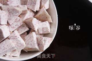 女性最爱的红豆芋头糖水的做法步骤:4