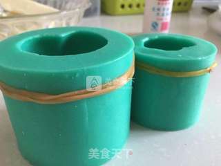 白巧克力寿桃的做法步骤:3