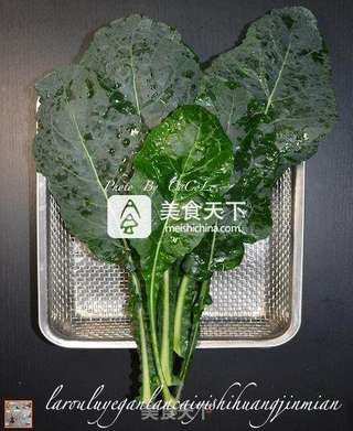 CoCoLc的私菜食谱经－－腊肉绿叶甘蓝菜意式黄金面  【传统的意式面】新鲜尝的做法步骤：2