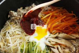 石锅拌饭一厨作铸铁锅版的做法步骤:7