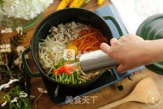 石锅拌饭一厨作铸铁锅版的做法步骤:5