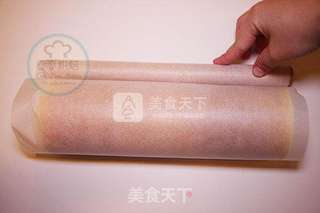 火龙果奶油蛋糕卷的做法步骤:15