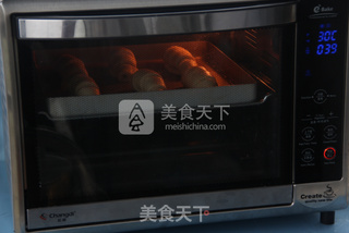 红豆面包卷的做法步骤:8
