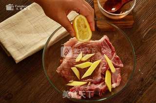 黄金炸猪排——九阳知食的做法步骤:2