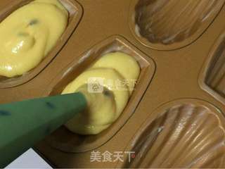 百香果玛德琳蛋糕的做法步骤:12