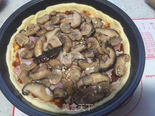 蘑菇培根披萨的做法步骤:13
