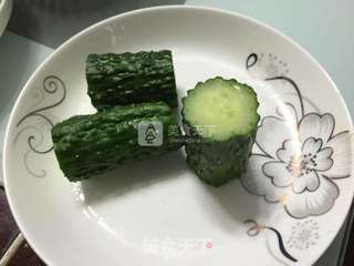 西芹黄瓜苹果汁的做法步骤：4