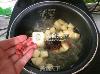苹果银耳甜汤的做法步骤:5