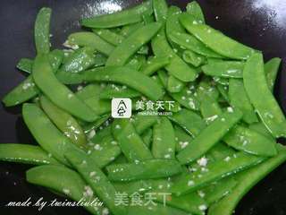 蒜蓉荷兰豆的做法步骤:6