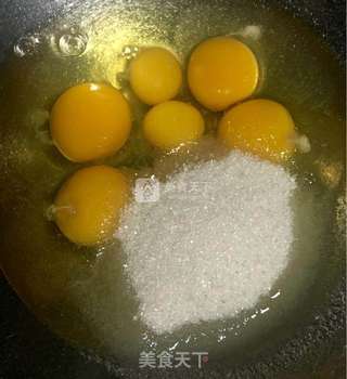 中空海绵蛋糕的做法步骤:2