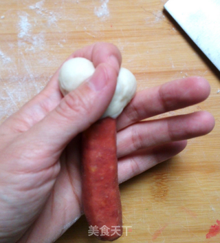 小狗啃骨头热狗面包的做法步骤:7