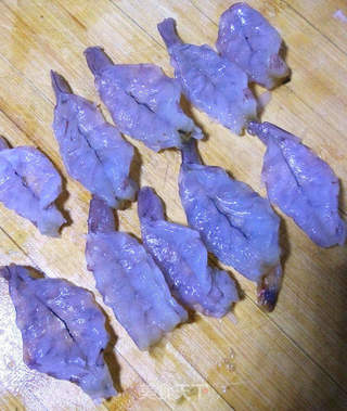 三鲜水晶金鱼蒸饺的做法步骤:3