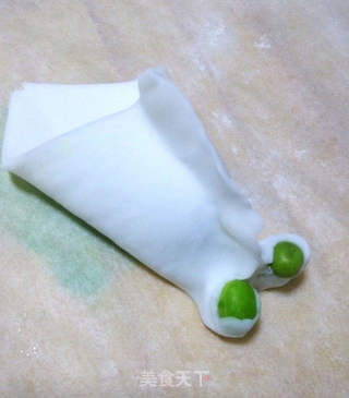 三鲜水晶金鱼蒸饺的做法步骤:7