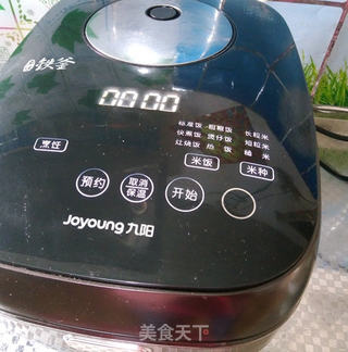 腊肠煲仔饭的做法步骤:2