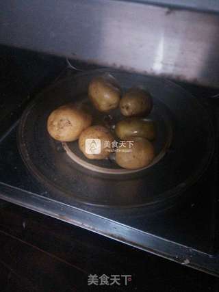 焗烤土豆泥的做法步骤:2