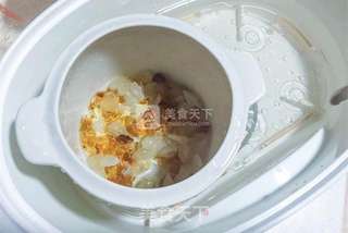 桃胶皂角米炖燕窝的做法步骤:2