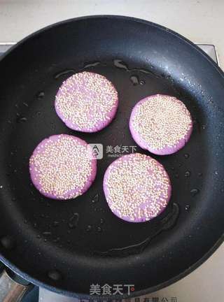 豆沙紫薯糯米饼的做法步骤:10