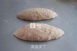 红枣核桃软欧包的做法步骤:10