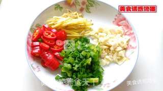 清蒸鲈鱼的做法步骤:4