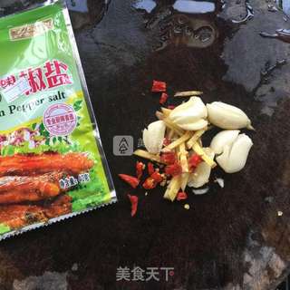 椒盐白虾的做法步骤:2