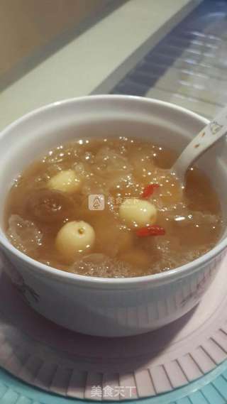 银耳莲子羹的做法步骤：3