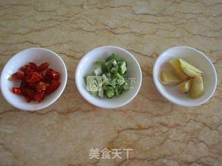 泡椒干锅带鱼的做法步骤:2