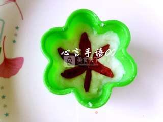 花形枸杞山药糕的做法步骤:8