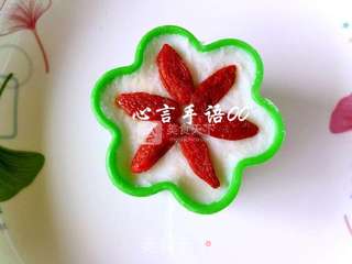 花形枸杞山药糕的做法步骤:9