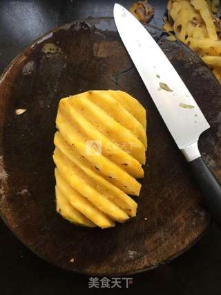 糖水菠萝的做法步骤:2