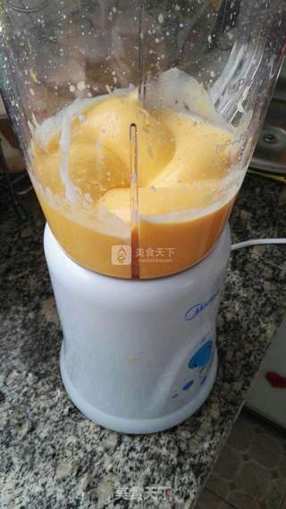 芒果奶昔的做法步骤:3