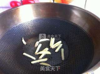 黄鱼煨面的做法步骤:5