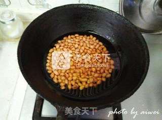 蜂蜜糖酥花生的做法步骤:2