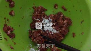 咸香可口小笼包——胡萝卜木耳小笼包的做法步骤:3