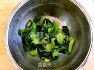 椒油粉丝油菜的做法步骤:2