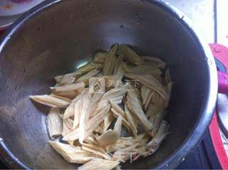 腐竹拌黑木耳的做法步骤:3