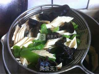 腐竹拌黑木耳的做法步骤:6