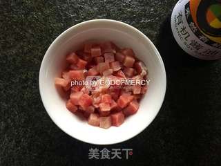 春吃豌豆上班族养颜明眸法宝豌豆枸杞炒肉的做法步骤：2