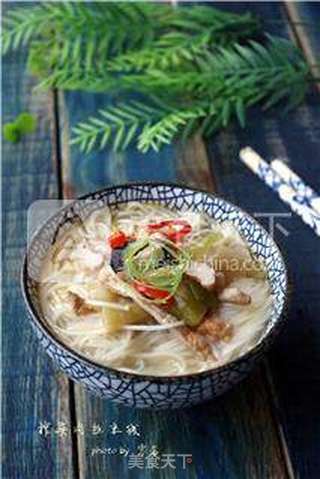 【十分钟美味早餐】榨菜肉丝米线的做法步骤:9