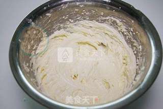 草莓水果奶油裱花蛋糕的做法步骤:11