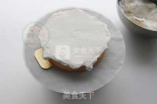 草莓水果奶油裱花蛋糕的做法步骤:4