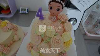 韩式裱花芭比娃娃的做法步骤：8