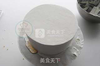 草莓水果奶油裱花蛋糕的做法步骤:10